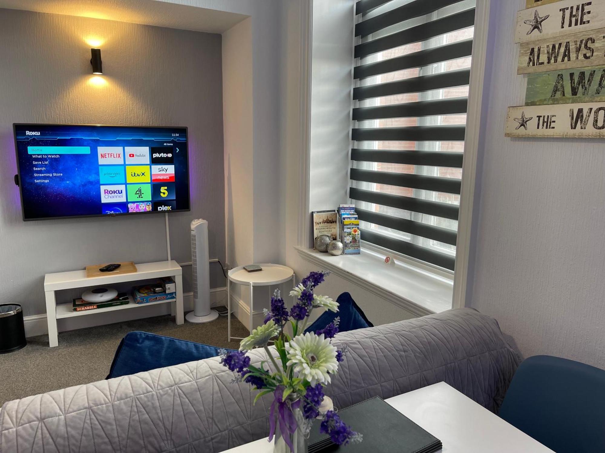 Beautiful 1 Bedroom Self Contained Apartment, Allocated Parking, Gym And Pool Table, Near To Seafront And Highstreet - Brought To By Coastline Retreats Bournemouth
