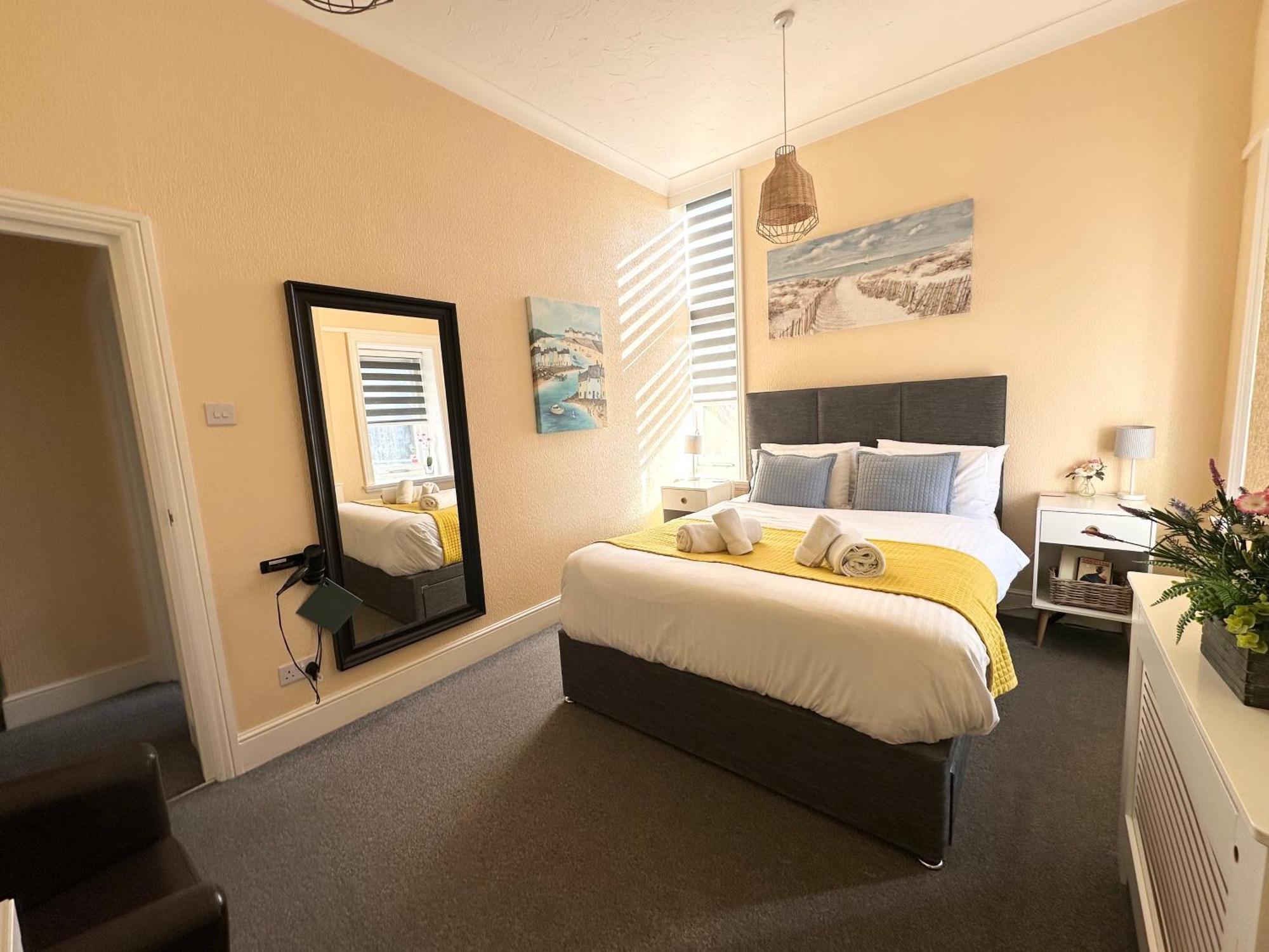 Beautiful 1 Bedroom Self Contained Apartment, Allocated Parking, Gym And Pool Table, Near To Seafront And Highstreet - Brought To By Coastline Retreats Apartamento