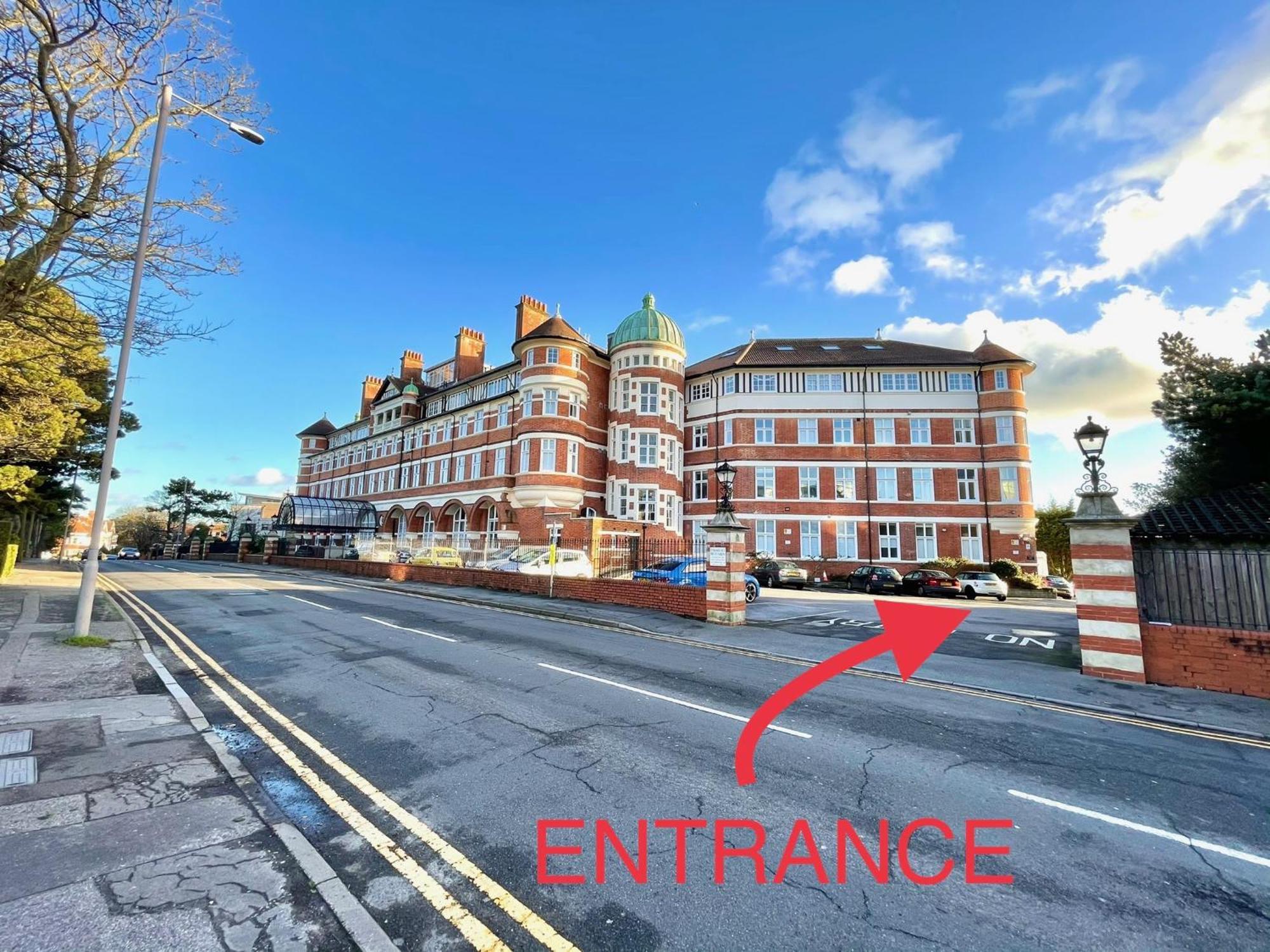 Beautiful 1 Bedroom Self Contained Apartment, Allocated Parking, Gym And Pool Table, Near To Seafront And Highstreet - Brought To By Coastline Retreats *