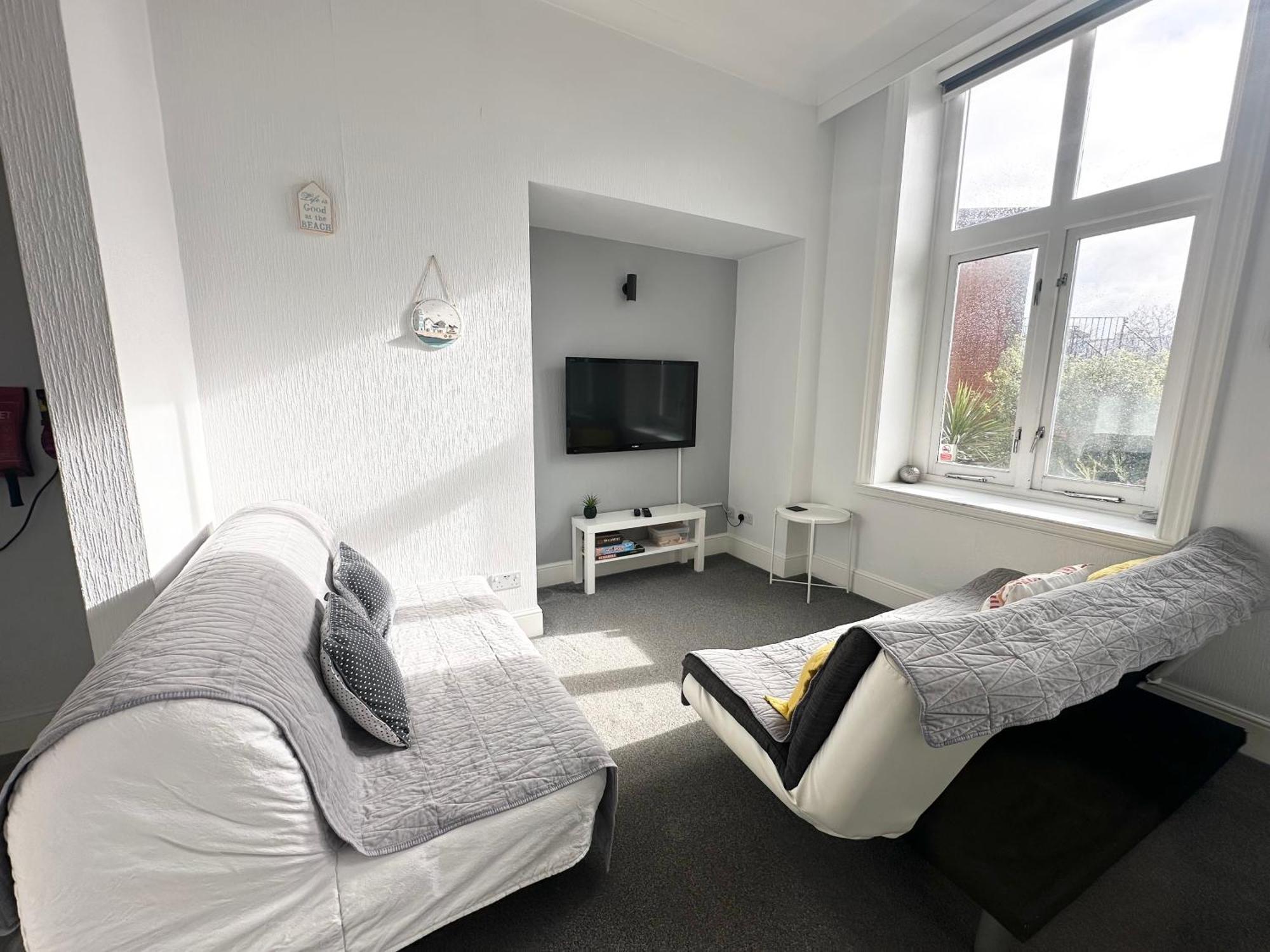 Apartamento Beautiful 1 Bedroom Self Contained Apartment, Allocated Parking, Gym And Pool Table, Near To Seafront And Highstreet - Brought To By Coastline Retreats Bournemouth