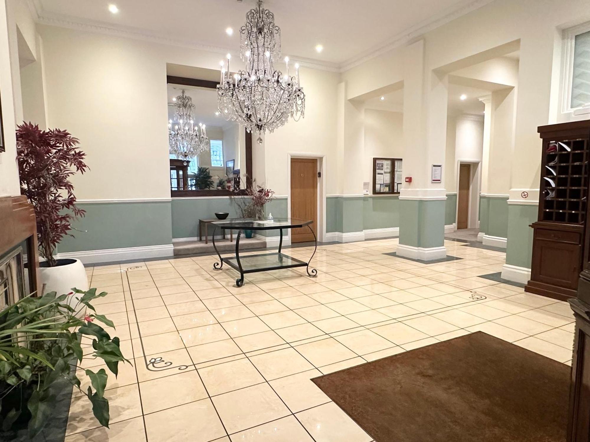 Apartamento Beautiful 1 Bedroom Self Contained Apartment, Allocated Parking, Gym And Pool Table, Near To Seafront And Highstreet - Brought To By Coastline Retreats *