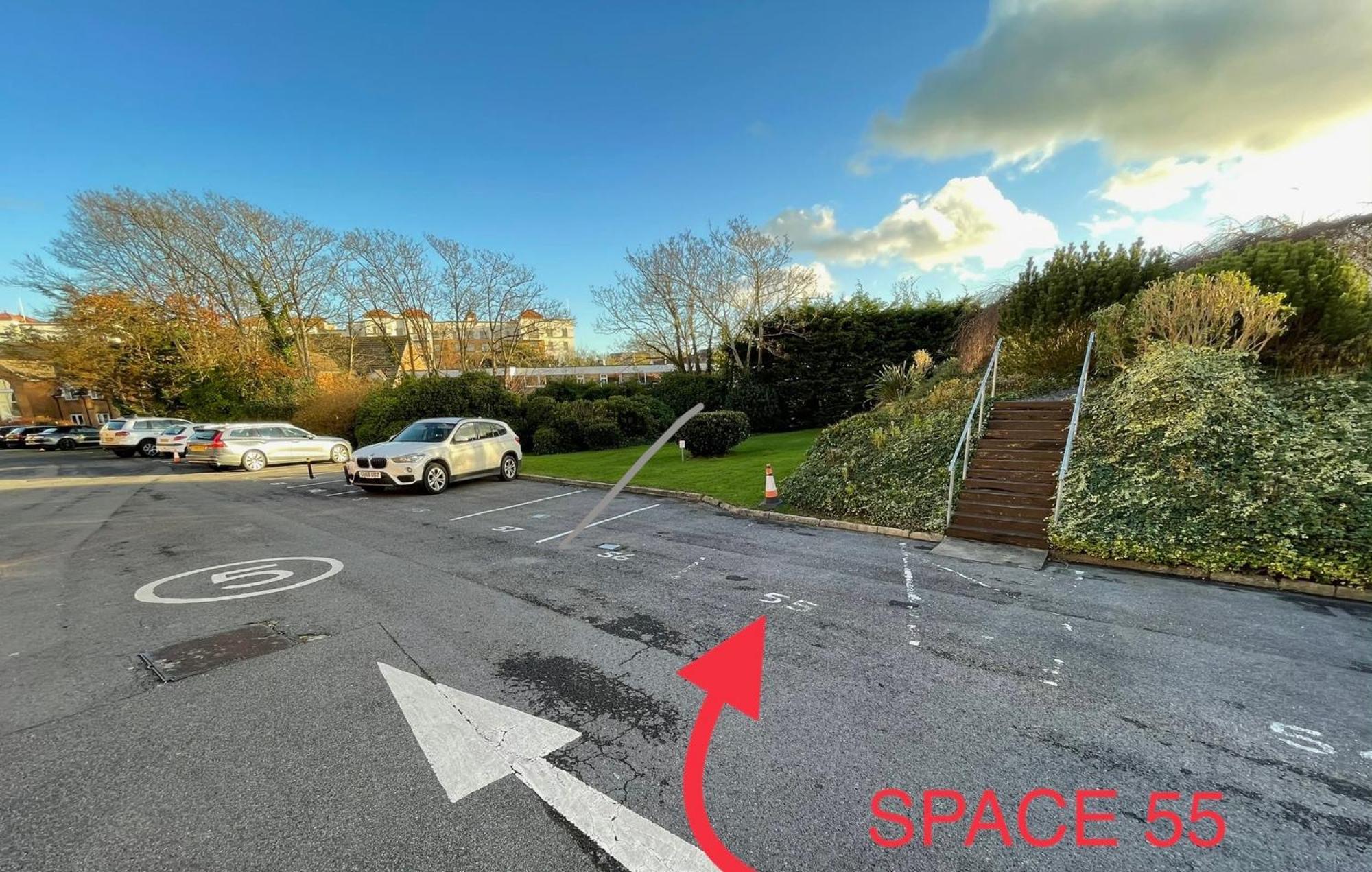 Beautiful 1 Bedroom Self Contained Apartment, Allocated Parking, Gym And Pool Table, Near To Seafront And Highstreet - Brought To By Coastline Retreats * Bournemouth